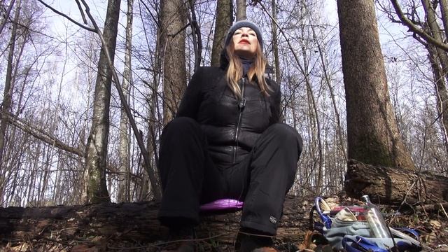 Ищу мужчину! Ушла в лес. О слабых мужчинах пинающих женщин смотреть онлайн