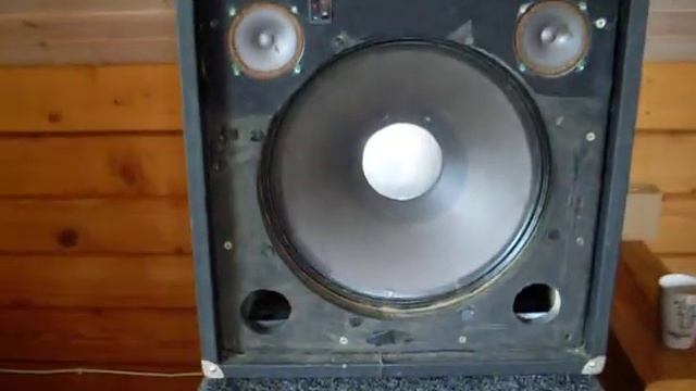 Моя дачная стереосистема на 15 дюймовых динамиках 2кВт смотреть онлайн