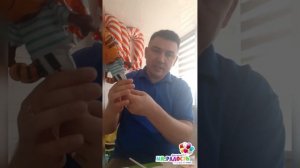 Как надуть фольгированный шарик на палочке