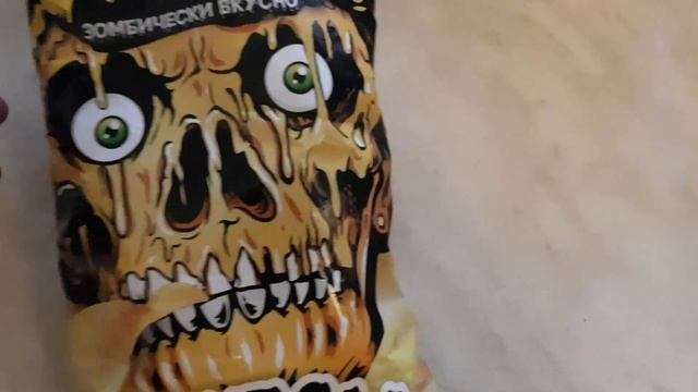 Пробую чипсы ZOMBAKI - zомбаки со вкусом сыра #чипсы #AlikRussia смотреть онлайн