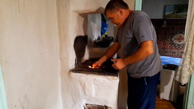 Отец затопил печь в 100 летнем доме . смотреть онлайн