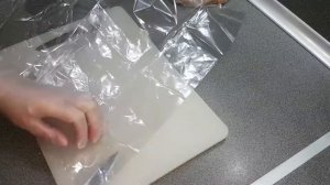 Не выбрасываю куриную кожу - вот как её использую. Вкусная и простая закуска. (субтитры)