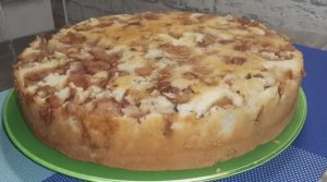 Шарлотка с замороженными яблоками! Вы замораживаете яблоки на пироги_ (720p).mp4