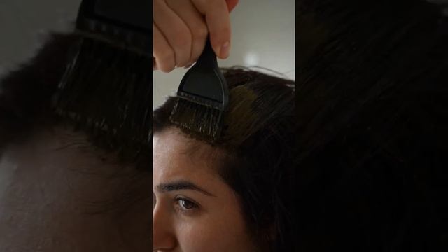 Trying Out Ayurvedic Scalp + Root Mask from Henna Sooq #SHORTS смотреть онлайн
