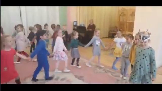 Рождественские традиции. Группа №8 смотреть онлайн