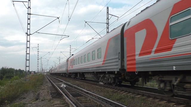 ЭП2К-403 с пассажирским поездом Москва - Северобайкальск смотреть онлайн