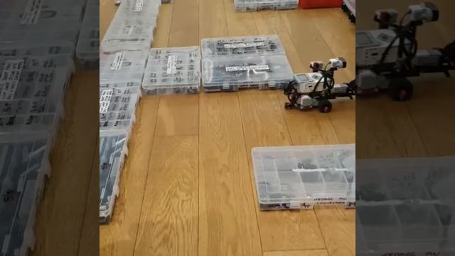 TRI-BOT MAZE RUN. смотреть онлайн