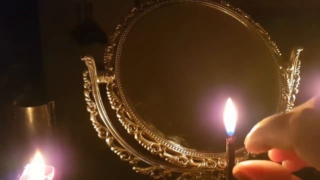ЧИСТКА ЗЕРКАЛОМ ОТ НЕГАТИВА для всех. Сильный ритуал от ведьмы смотреть онлайн
