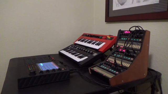 Akai MPC Live II - Korg Volca FM X3 - Yamaha Reface YC - Yamaha Reface CP смотреть онлайн