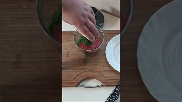 Любителям ПЕЛЬМЕНЕЙ Посвящается Как приготовить соус который подойдет как к мясу так и к пельменям смотреть онлайн