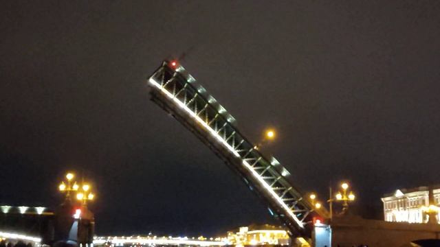 Развод Троицкого моста. Санкт-Петербург смотреть онлайн