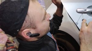 Как снять ручку двери рено меган3.