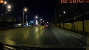 Новая хонда степ вагон совершила обгон.