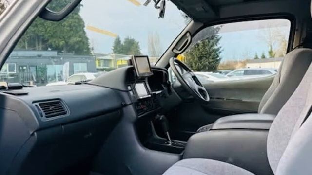 2001 Toyota HiAce Super Custom 4WD (Surrey, British Columbia) смотреть онлайн