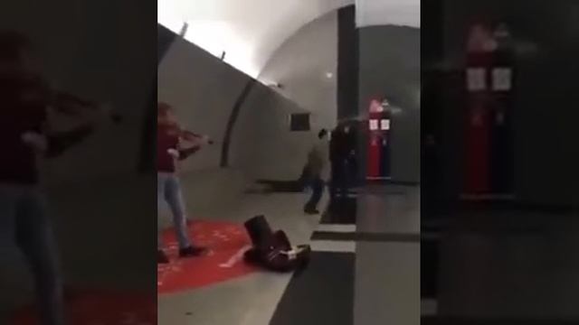 Танцы под диско на скрипке смотреть онлайн