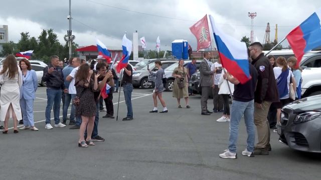 Автопробег в честь Дня флага Российской Федерации. смотреть онлайн