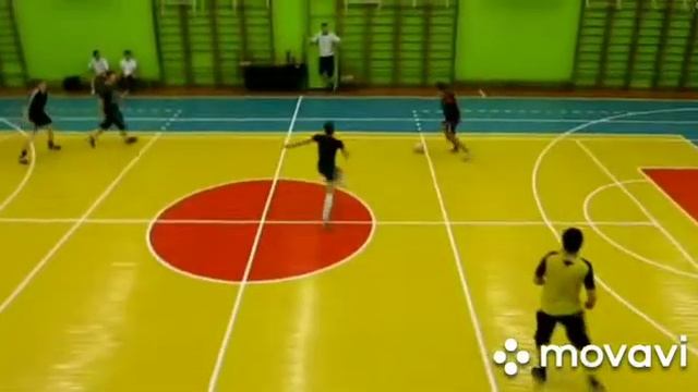 великолепным ударом отправил мяч в ворота )) смотреть онлайн