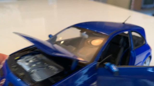 Обзор модели Renault Megane Sport от Bburago смотреть онлайн