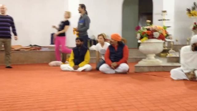 Торжественное открытие курса в Академии Йоги (Индия) смотреть онлайн