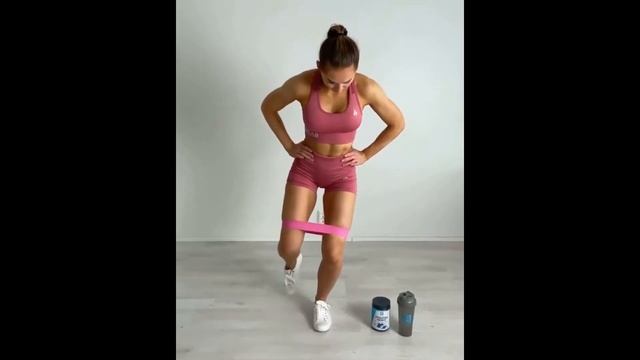 УПРАЖНЕНИЯ С РЕЗИНКАМИ У СЕБЯ ДОМА|УБОЙНАЯ ТРЕНИРОВКА ДЛЯ НАЧИНАЮЩИХ смотреть онлайн