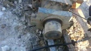 Замена ходовой части и натяжного цилиндра на экскаваторе Komatsu PC 750 часть 1