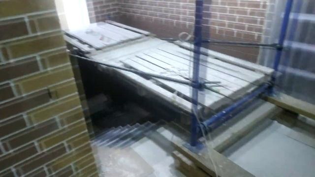 Стройка дома - 130. Внутренняя отделка стен гибким клинкером в частном доме смотреть онлайн