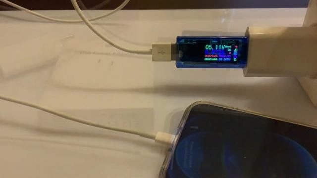 Fake power supply versus original Apple from the iPhone смотреть онлайн