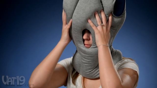 Nap anywhere with the Ostrich Pillow! смотреть онлайн