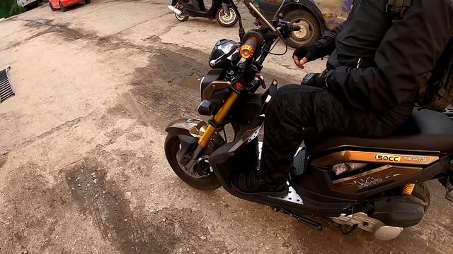 Что со мной? Похвалил китайский скутер. Гости. Рабочий день #42 смотреть онлайн