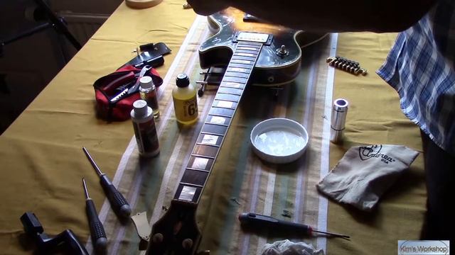 Episode 2 GIbson Les Paul Custom Cleaning and new strings смотреть онлайн