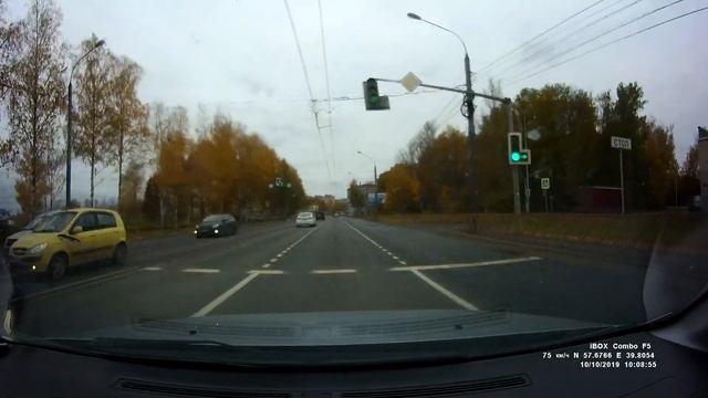 Как проезжать перекрёсток Промышленного шоссе и Ленинградского проспекта г. Ярославль смотреть онлайн