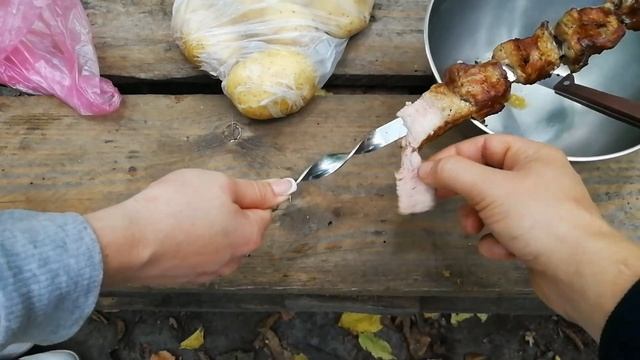 Куриные ножки с картошкой на вертикальном мангале смотреть онлайн