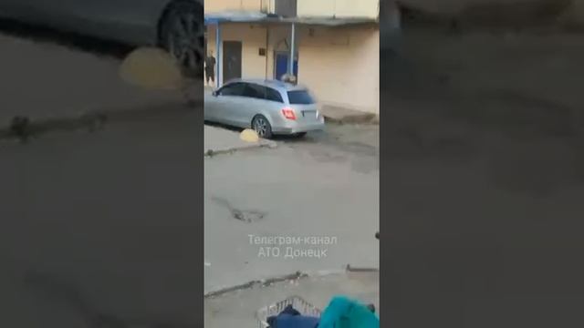Тем временем в Запорожье местные жители отбиваются камнями от военкомов? NE.САХАР (https://t.me/+v смотреть онлайн