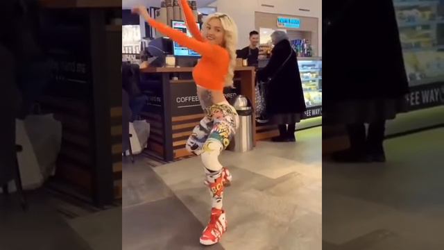 Вот это попа)) смотреть онлайн