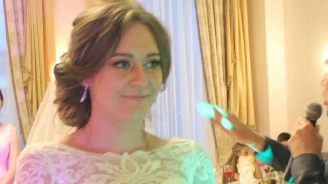 Невеста кидает букет!? Кому повезёт? смотреть онлайн