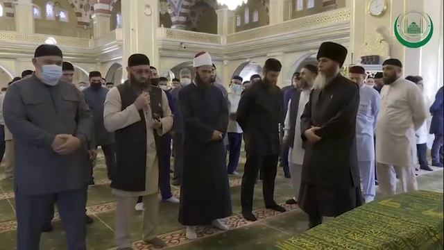 В Чеченской Республике простились с Шейхом Ахмадом Аш-Шазалий смотреть онлайн