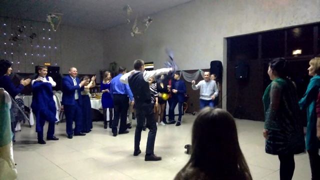 прикольный танец на свадьбе смотреть онлайн