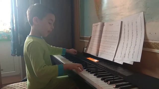 Lightly Row - piano (пианино, 7 лет) смотреть онлайн