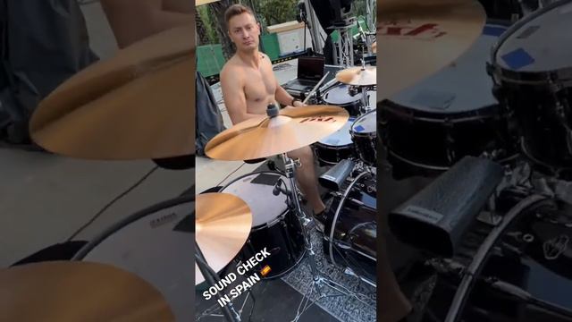 Playing a simple Groove while sound checking in Spain 🇪🇸 #drums #drummer #groove смотреть онлайн