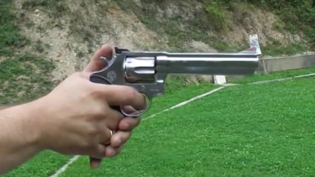 Colt Python .357 airsoft vs. Taurus .357 éles смотреть онлайн
