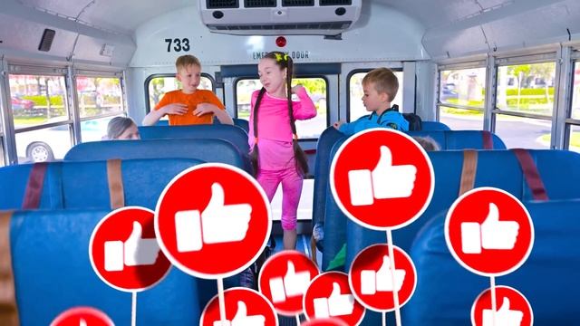 Vlad y Niki aprenden las reglas del autobús escolar con amigos смотреть онлайн