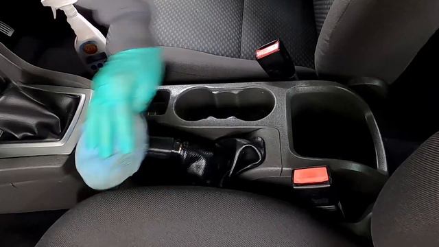 £100 challenge! Surviving a filthy Ford Focus detail. смотреть онлайн