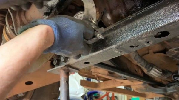 Replacing My Gen 2 Mitsubishi Pajeros Front Diff Actuator