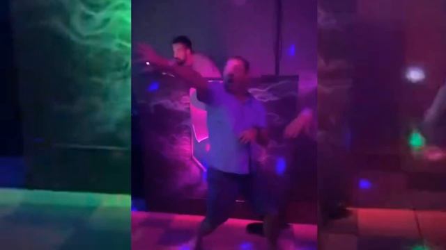 А КАК У ВАС ПРОШЛИ ВЫХОДНЫЕ ... смотреть онлайн