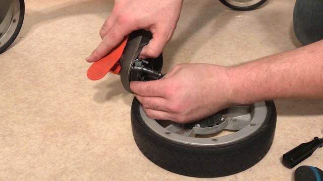 Stokke Xplory Brake Disassembly and Repair Tips смотреть онлайн