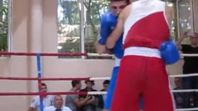 Фрагмент поединка. (69 кг) Вакуленко Евгений (ДЮСШ-5) 1-2 Боярко Александр (Гефест) смотреть онлайн