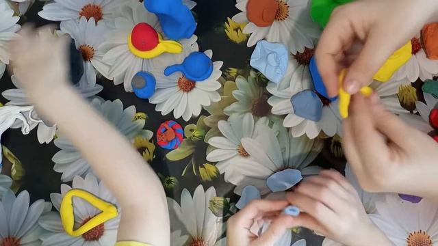 Играем с детьми с легким пластилином смотреть онлайн