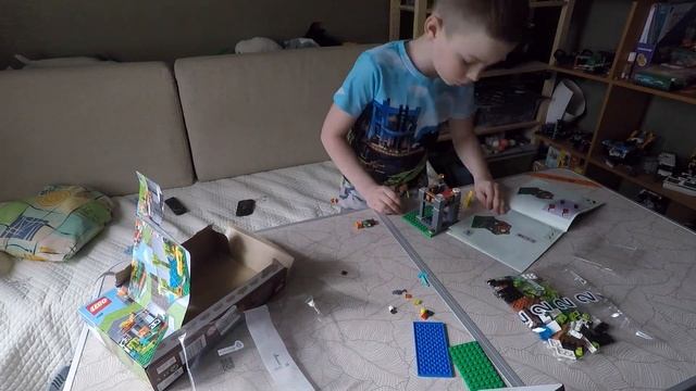 Ускоренка LEGO Minecraft 21158 Питомник панд смотреть онлайн