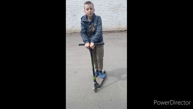 ТОП-5 ТРЮКОВ НА САМОКАТЕ ДЛЯ НОВИЧКОВ смотреть онлайн