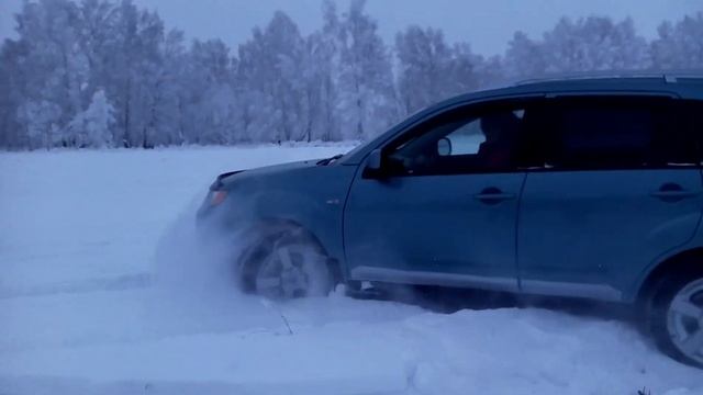 Митсубиси аутлендер бездорожье.